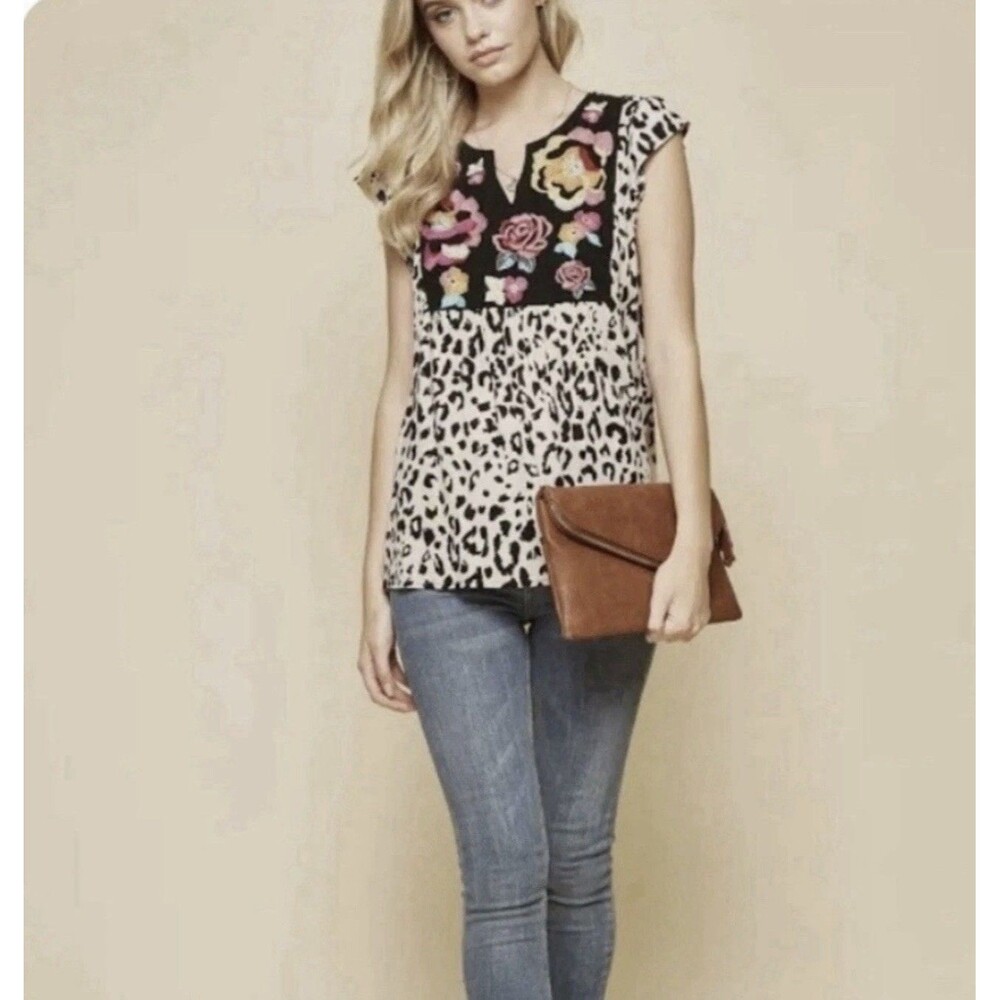 Savanna Jane Leopard Print Embroidered Floral Rayon Short Sleeve Blouse Small